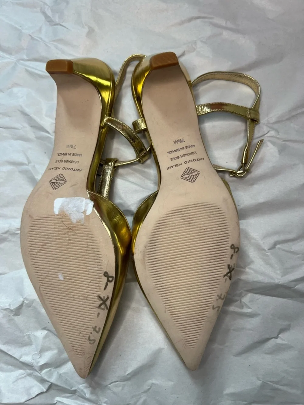 Antonio Melani Jules T-Strap Gold Leather Dress Pumps in Size 7.5M